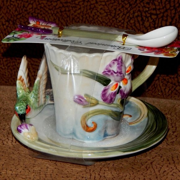 Botanical Collection Corner Ruby Hummingbird Iris Teacup Saucer Spoon Set NWT - Picture 2 of 12